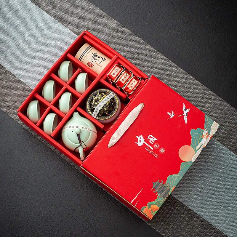 Teaware Pot & Set of Four Cups Gift Box