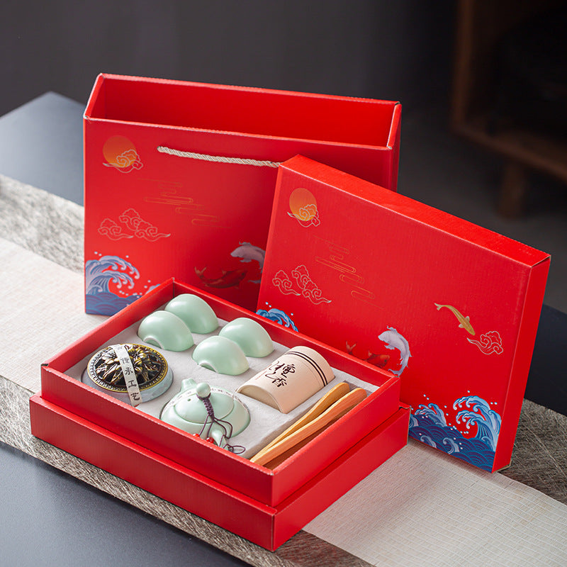 Teaware Pot & Set of Four Cups Gift Box