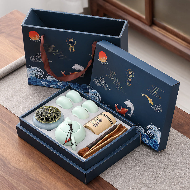 Teaware Pot & Set of Four Cups Gift Box