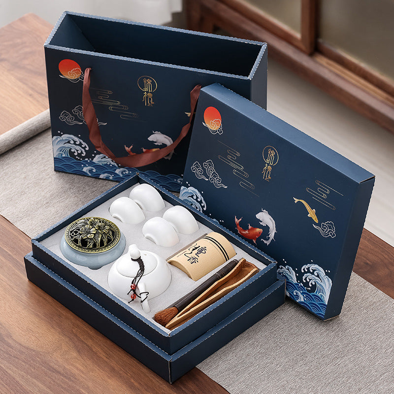 Teaware Pot & Set of Four Cups Gift Box